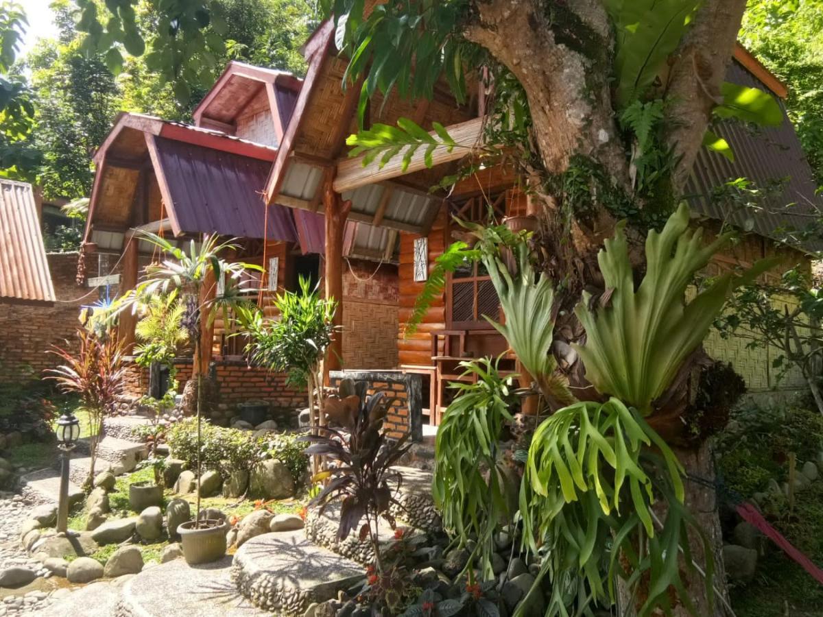 Lucky Bamboo'Bungalows-Resto And Orangutan Jungle Trekking Tours Букит-Лаванг Экстерьер фото