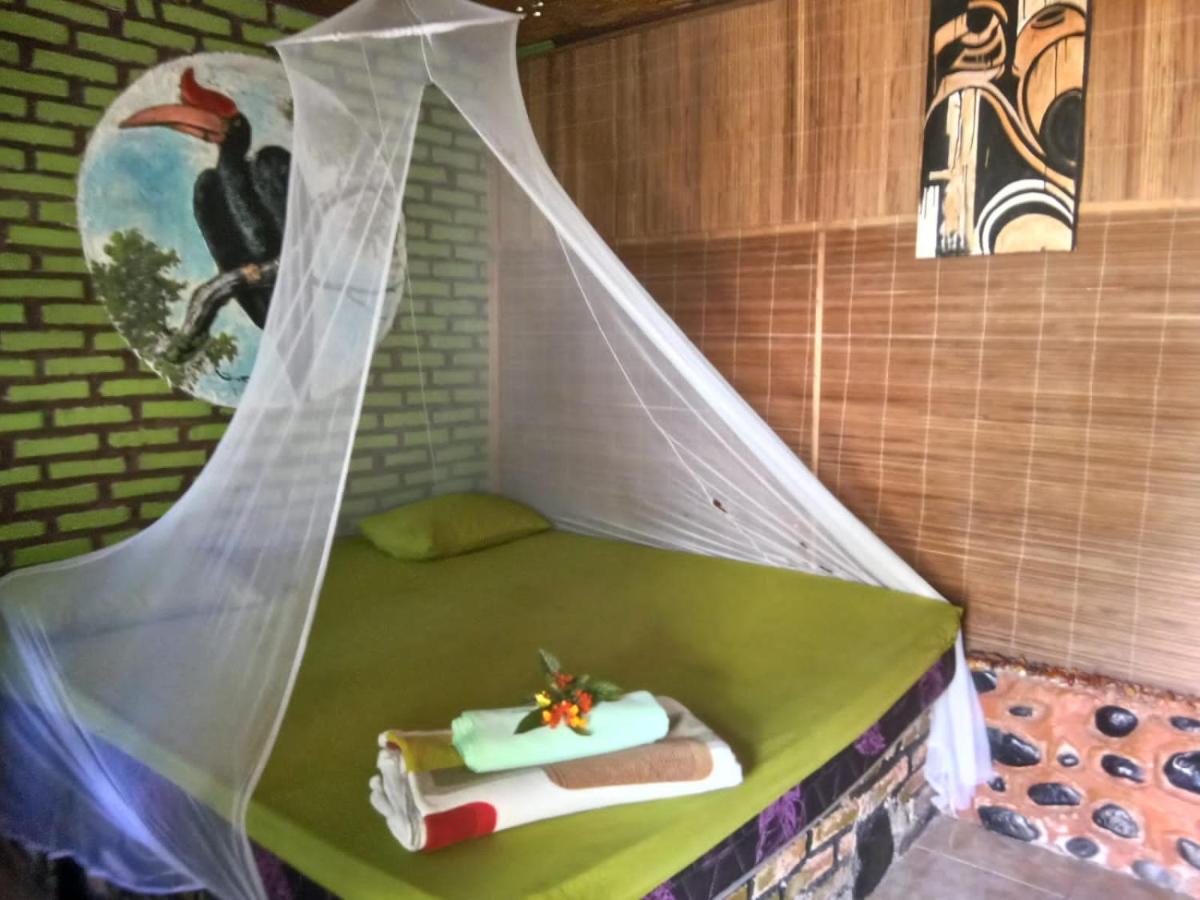Lucky Bamboo'Bungalows-Resto And Orangutan Jungle Trekking Tours Букит-Лаванг Экстерьер фото