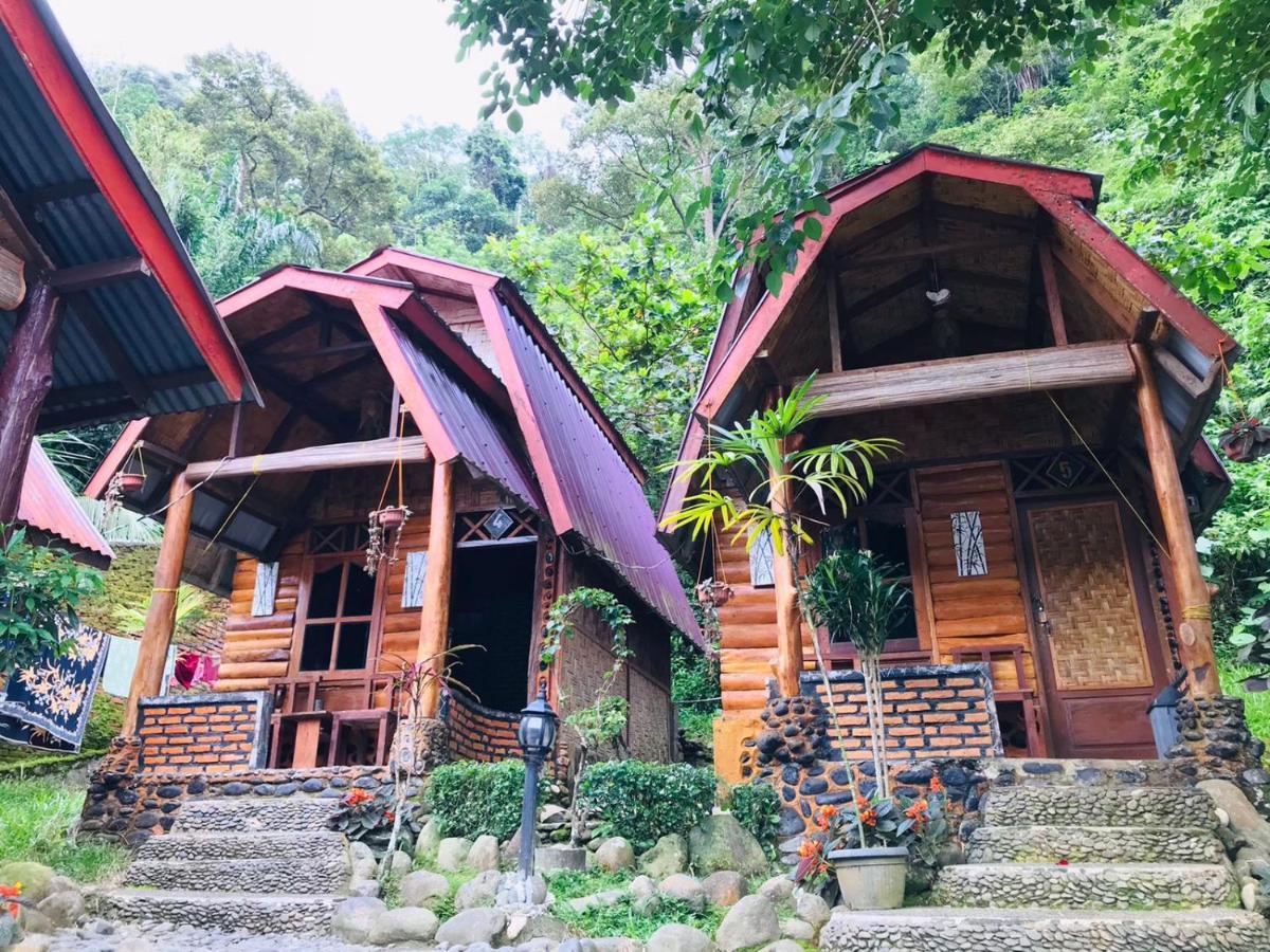 Lucky Bamboo'Bungalows-Resto And Orangutan Jungle Trekking Tours Букит-Лаванг Экстерьер фото