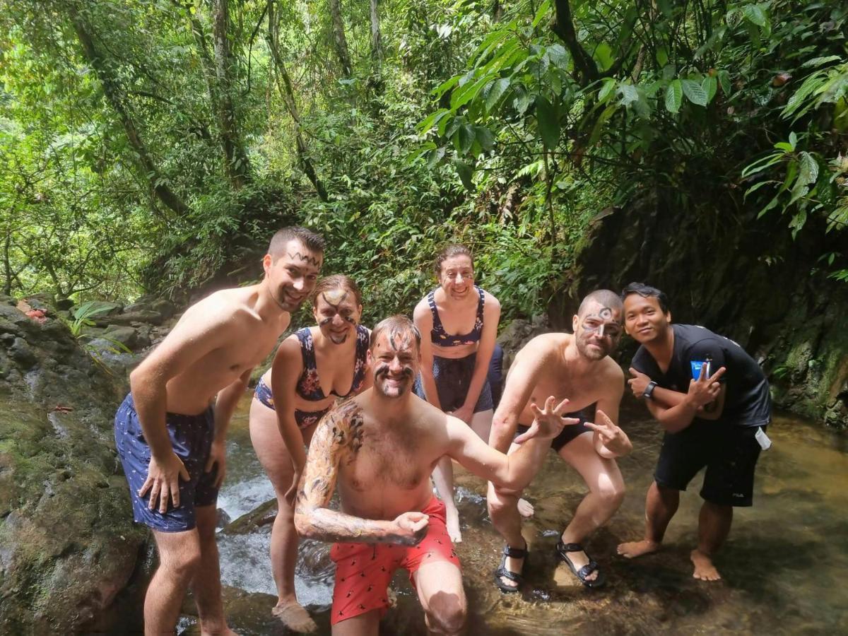 Lucky Bamboo'Bungalows-Resto And Orangutan Jungle Trekking Tours Букит-Лаванг Экстерьер фото